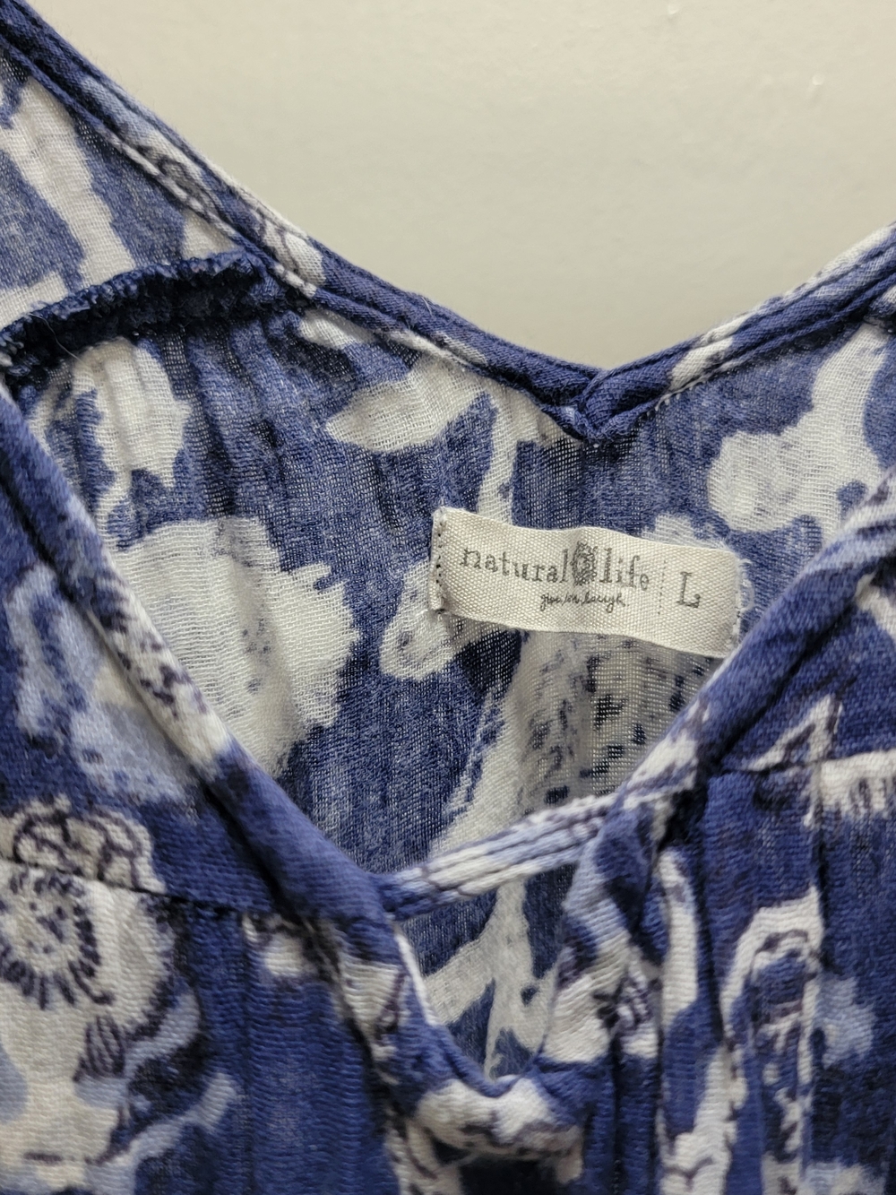 NATURAL LIFE Navy Blue and White Floral Tiered Maxi Sundress - Picture 3 of 6